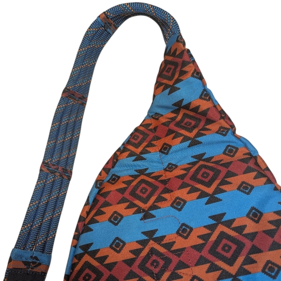 Kavu Rope Sling Bag In Horizon Blanket - Picture 5 of 13
